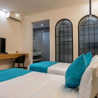 In-room safe, desk, laptop workspace, free WiFi