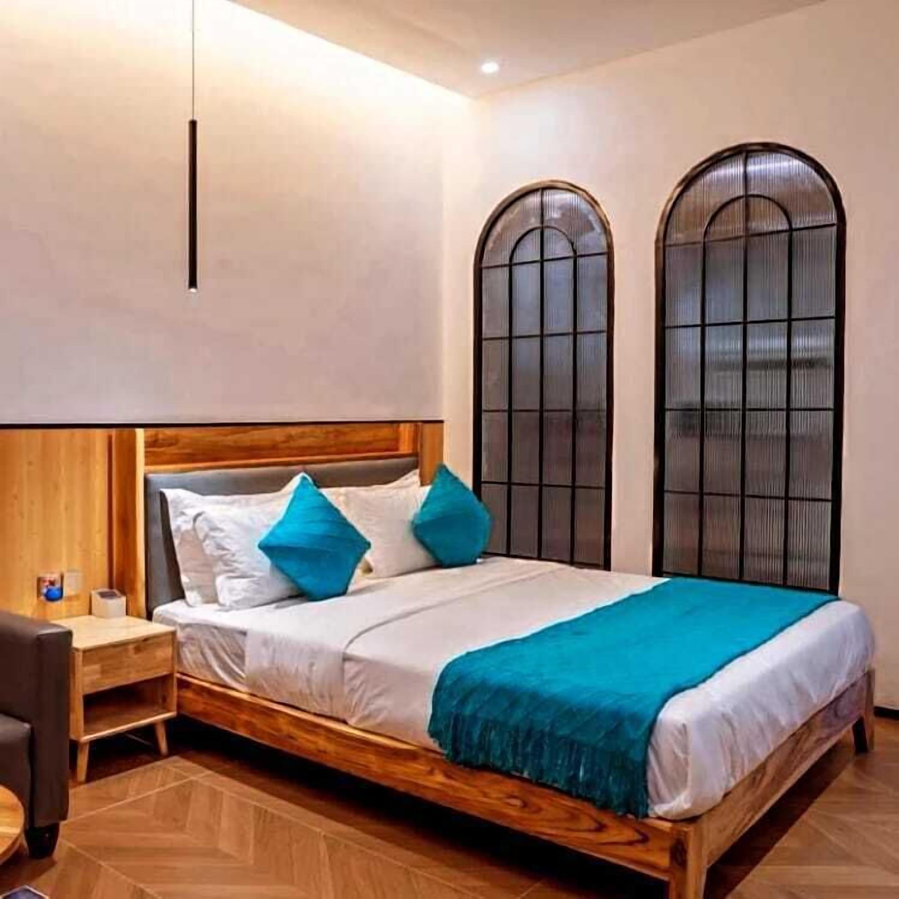 Deluxe Double Room | In-room safe, desk, laptop workspace, free WiFi