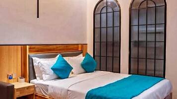 Deluxe Double Room | In-room safe, desk, laptop workspace, free WiFi