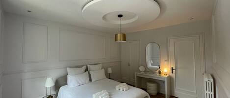 3 bedrooms, bed sheets