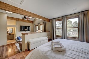 3 habitaciones, escritorio, tabla de planchar con plancha y wifi gratis