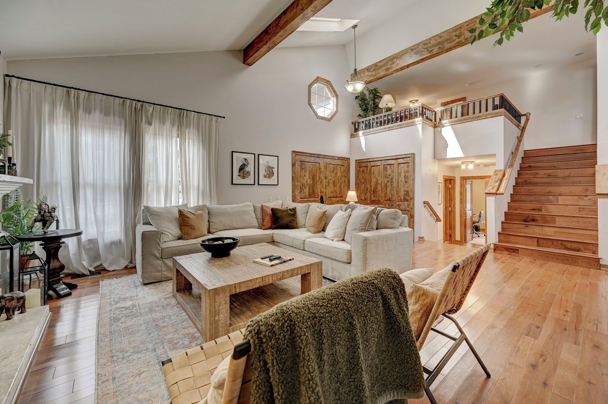 TV connectée, cheminée, jeux vidéo, écrans d'ordinateur