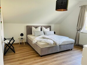 2 soverom, strykejern/-brett, wi-fi og sengetøy