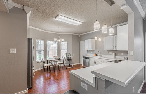 Lux 3-br Garage Gated Yard by The Star Frisco