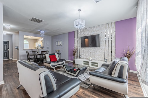 Spacious 5BR Dallas Retreat Perfect for Business Travelers Families