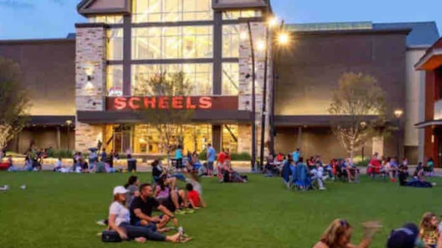 The Castle by the Lake w Pool Balcony Grandscape