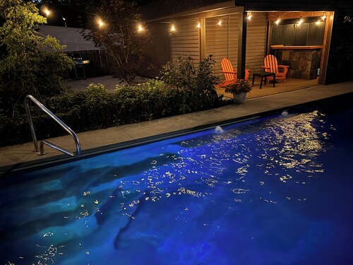 West Park retreat luxury salt water hot tub and heated fiberglass inground pool