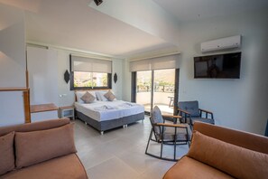 Studio Suite, Sea View | In-room safe, desk, iron/ironing board, free WiFi