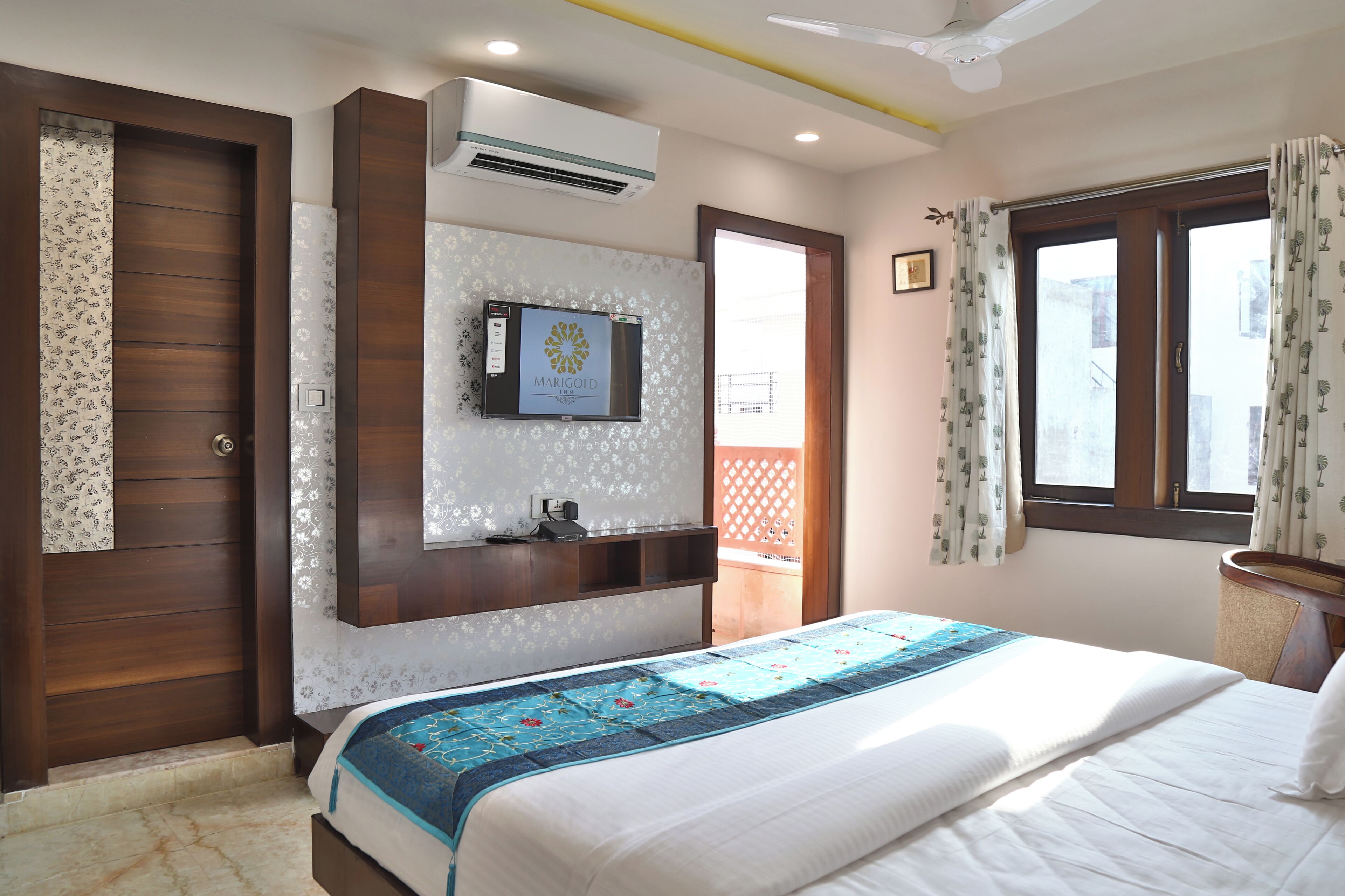 Phòng đôi Deluxe, ban công | Két bảo mật tại phòng, bàn, màn/rèm cản sáng, phòng cách âm 