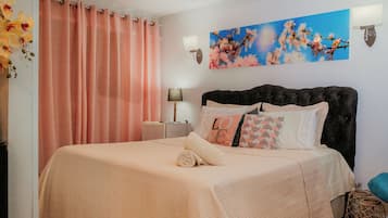 Luxury Room, 1 Bedroom, Air conditioning | Blackout curtains, free WiFi