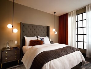 3 bedrooms, in-room safe, blackout curtains, iron/ironing board