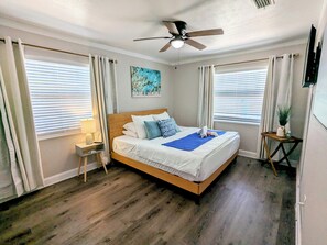 5 室のベッドルーム、デスク、WiFi、ベッドシーツ