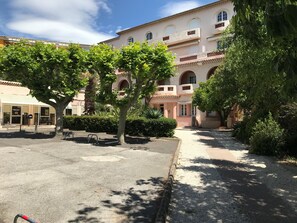 Exterior - Superbe T2 en Centre Ville, à 400m du Port Climatisé Avec Parking Privé (Bandol)