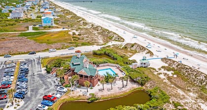 Golf course view home with patio, close to ocean and beach access