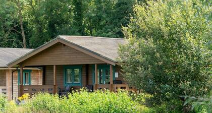 Pochard Lodge | Lakeside | Fishing | Parking - Pass the Keys