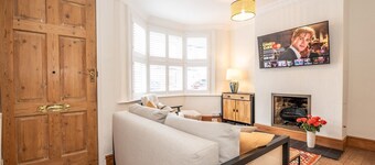 Quaint Victorian Cottage great transport to London - Pass the Keys