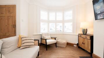 Smart TV, fireplace, offices