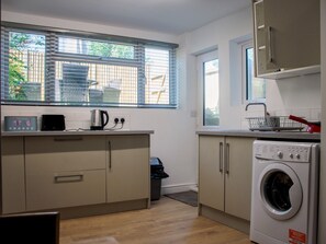 Réfrigérateur, four, grille-pain