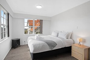 Unclassified image, 2 of 26, button