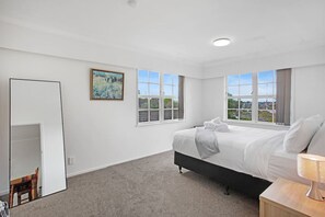 4 habitaciones, tabla de planchar con plancha y wifi gratis 
