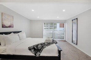 Unclassified image, 2 of 18, button - Sunny Beam Guest Suite with Parking & Kitchenette (Auckland Central Suburbs)