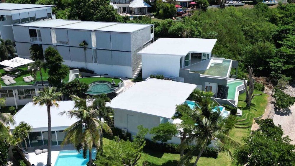 Replay Residence