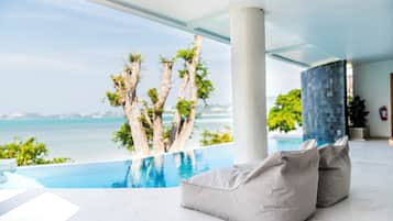 Caja de seguridad en la habitación y sistema de insonorización