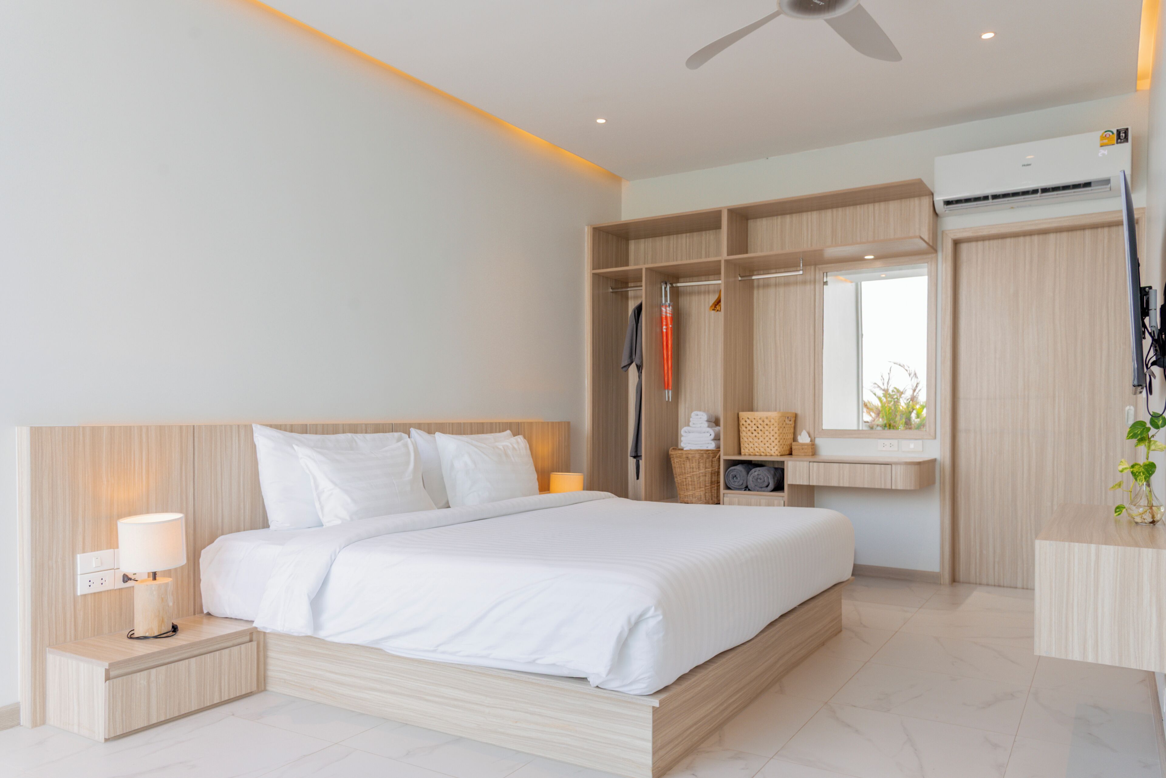 Family Room | In-room safe, soundproofing, free WiFi