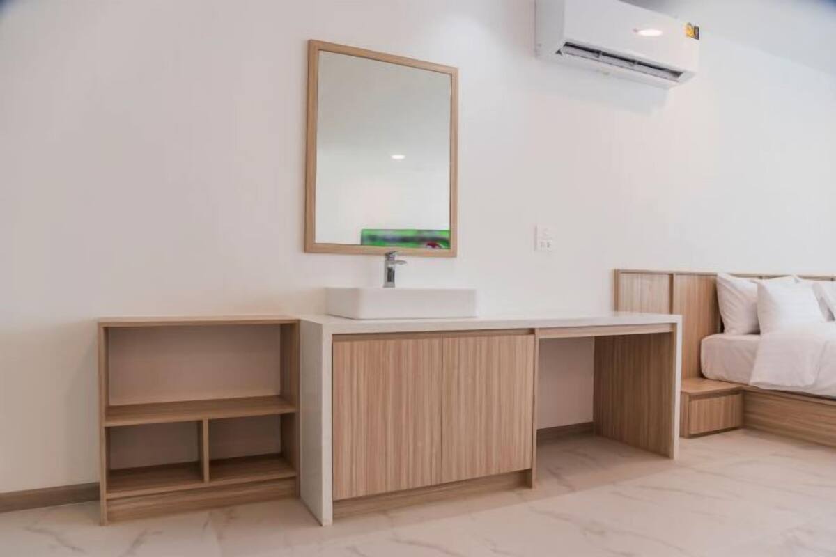 In-room safe, soundproofing, free WiFi