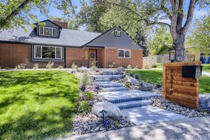 Exterior - Cozy Golden Estate (Golden)