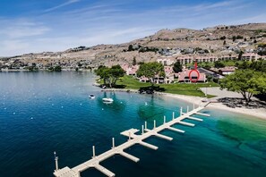 Marina - Lake Chelan Shores: Sandy Beach Delight # 1-5; Chelan, WA. Beautiful 2-bdr condo (Chelan)