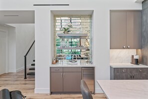 Interior - West Palm Beach / Ocean Views, Pool & Hot Tub (West Palm Beach)