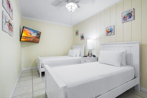 Apartment, 1 King Bed with Sofa bed (Pink Flamingo) - Pink Flamingo (Siesta Key)