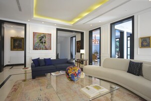 Televisión de pantalla plana