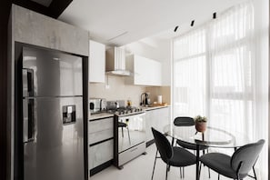 Fridge, microwave, oven, coffee/tea maker