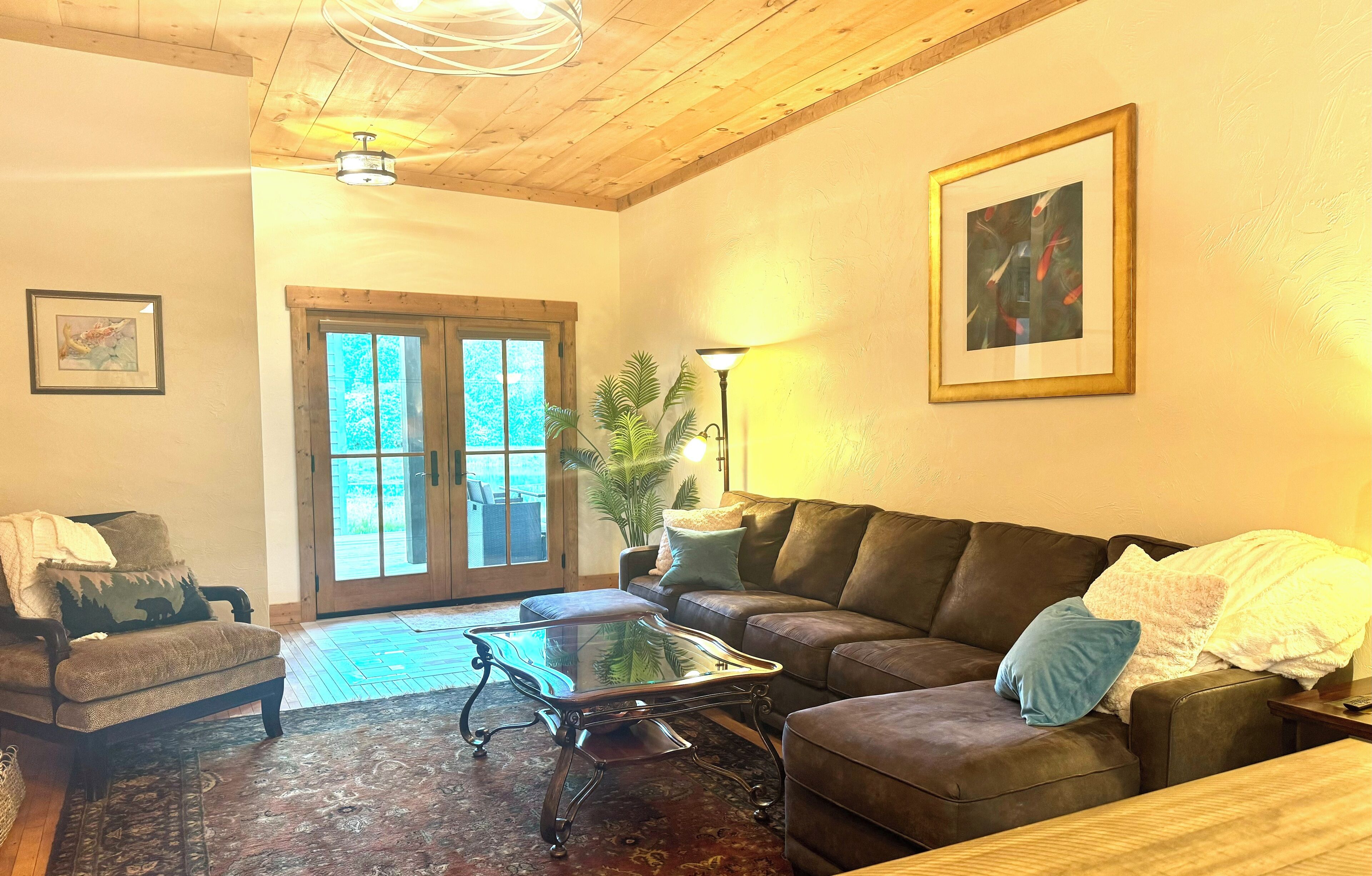 智能电视、壁炉