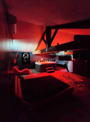 Interior - The indecent parenthesis LOVE ROOM (Moussan)