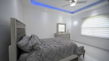 Deluxe Double Room, Garden View | Blackout curtains, iron/ironing board, free WiFi