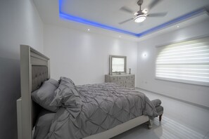 Kahden hengen deluxe-huone, näköala puutarhaan | Pimennysverhot, silitysrauta/-lauta, ilmainen Wi-Fi