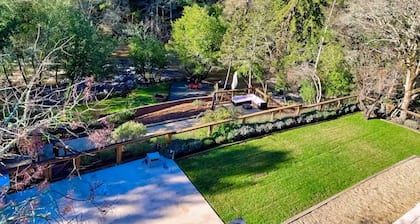 Serene wine country home, central AC, close to golf, hiking, wineries & dining