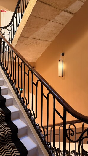 Staircase - Hôtel Le Clos Huguerie – Boutique Hôtel – Bordeaux Centre (Bordeaux)