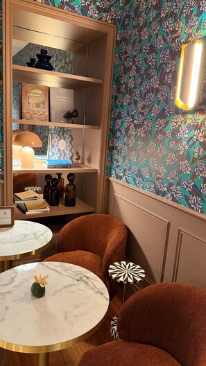 Lobby sitting area - Hôtel Le Clos Huguerie – Boutique Hôtel – Bordeaux Centre (Bordeaux)