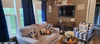 Storybook Mountain Cottage – Romantic Cottage w/ Fire Pit & Private Porch