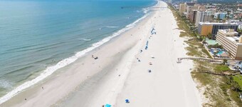 Ocean Views - 3 bedroom Oasis