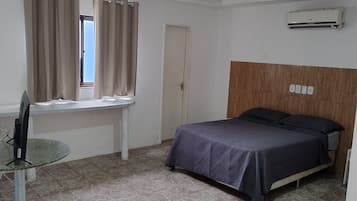 20 Schlafzimmer, Schreibtisch, kostenloses WLAN