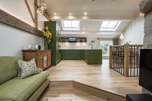 TV, fireplace - Lythe Barn, Grassington (Grassington, Skipton)