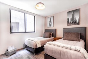 Apartment | 2 Schlafzimmer, Bügeleisen/Bügelbrett, kostenloses WLAN, Bettwäsche
