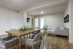 Dining - Relax in Style - Roma Norte 3BR - Fast Wifi (Mexico City)
