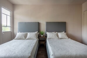Apartment | 3 Schlafzimmer, Bügeleisen/Bügelbrett, kostenloses WLAN, Bettwäsche