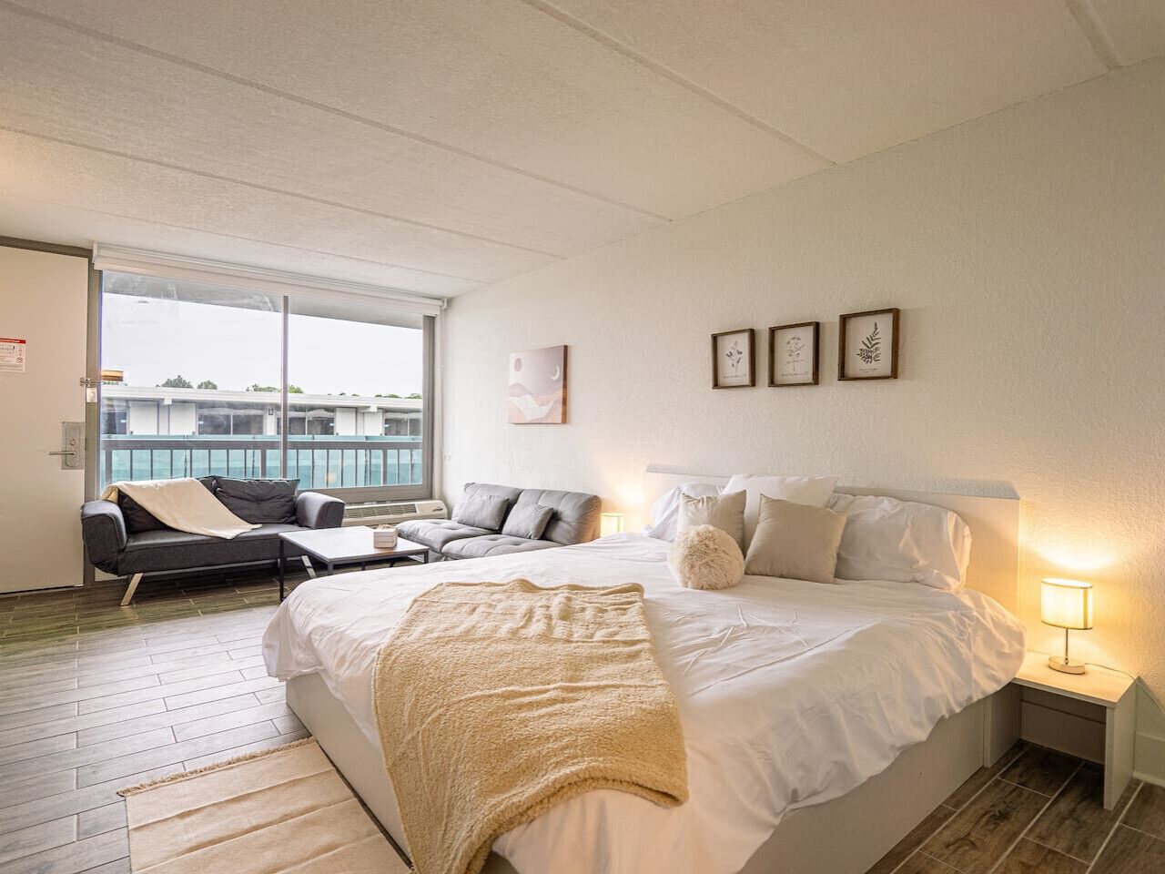 1 室のベッドルーム、WiFi